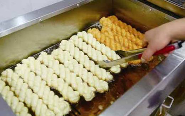 初中沒畢業(yè)靠麻花創(chuàng)業(yè)，第一天賣出4000多根